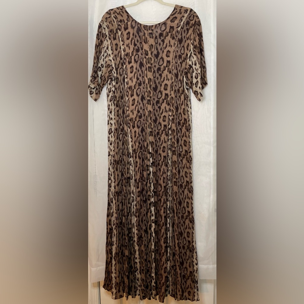 Elegant Animal Print Maxi Dress